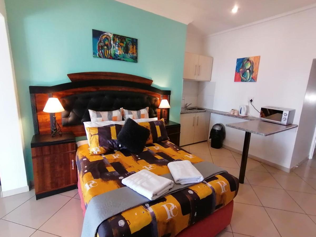 Palm View Guest House Pretoria-Noord Buitenkant foto