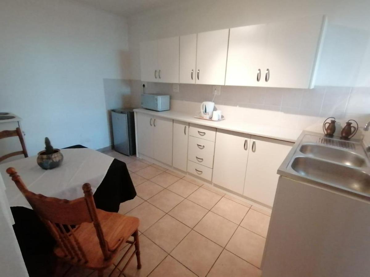 Palm View Guest House Pretoria-Noord Buitenkant foto