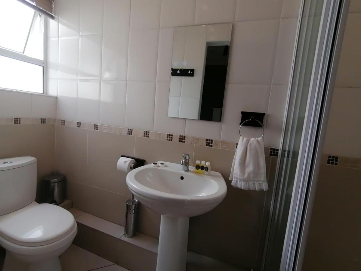 Palm View Guest House Pretoria-Noord Buitenkant foto